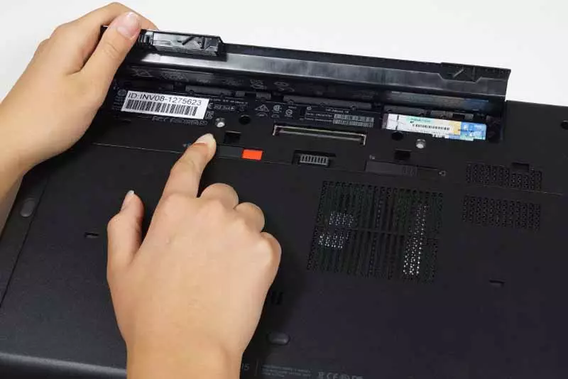 تعویض باتری در لپ تاپ اچ پی ZBook